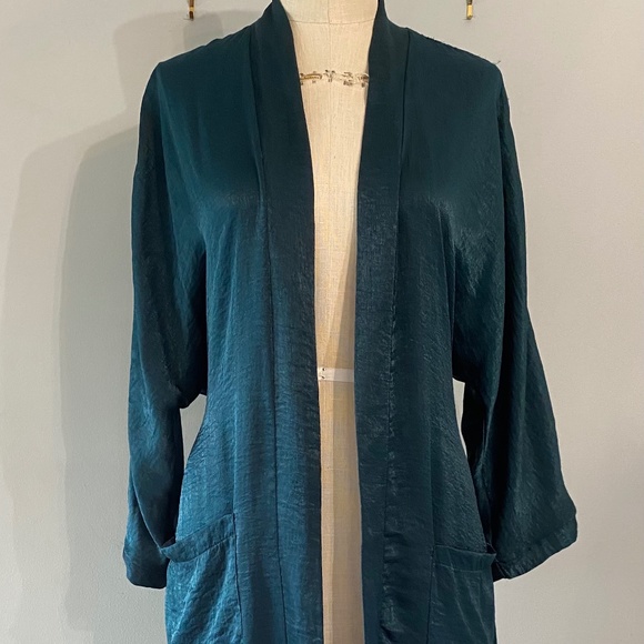 GREEN BELTED SATIN DUSTER CARDIGAN - Picture 2 of 5